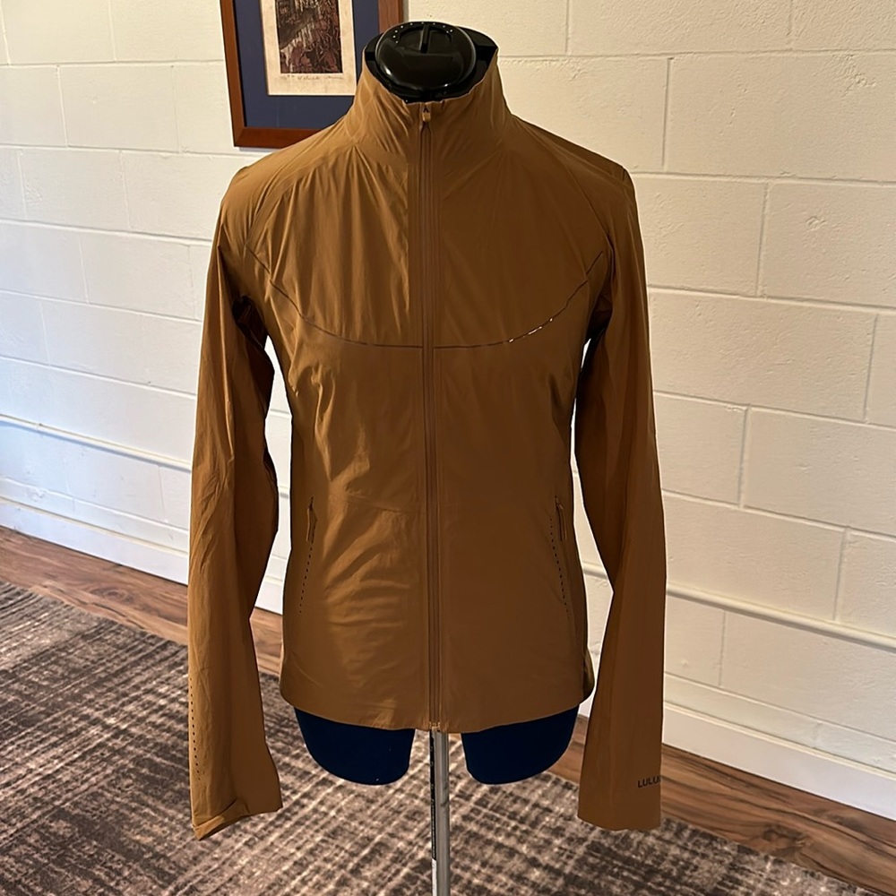 NWOT Lululemon Fast and Free Windbreaker Running Jacket Sz 8